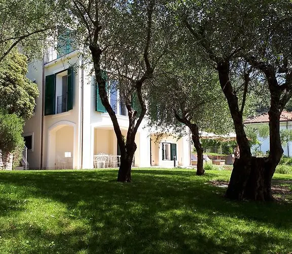 Blueline Hotel Tellaro